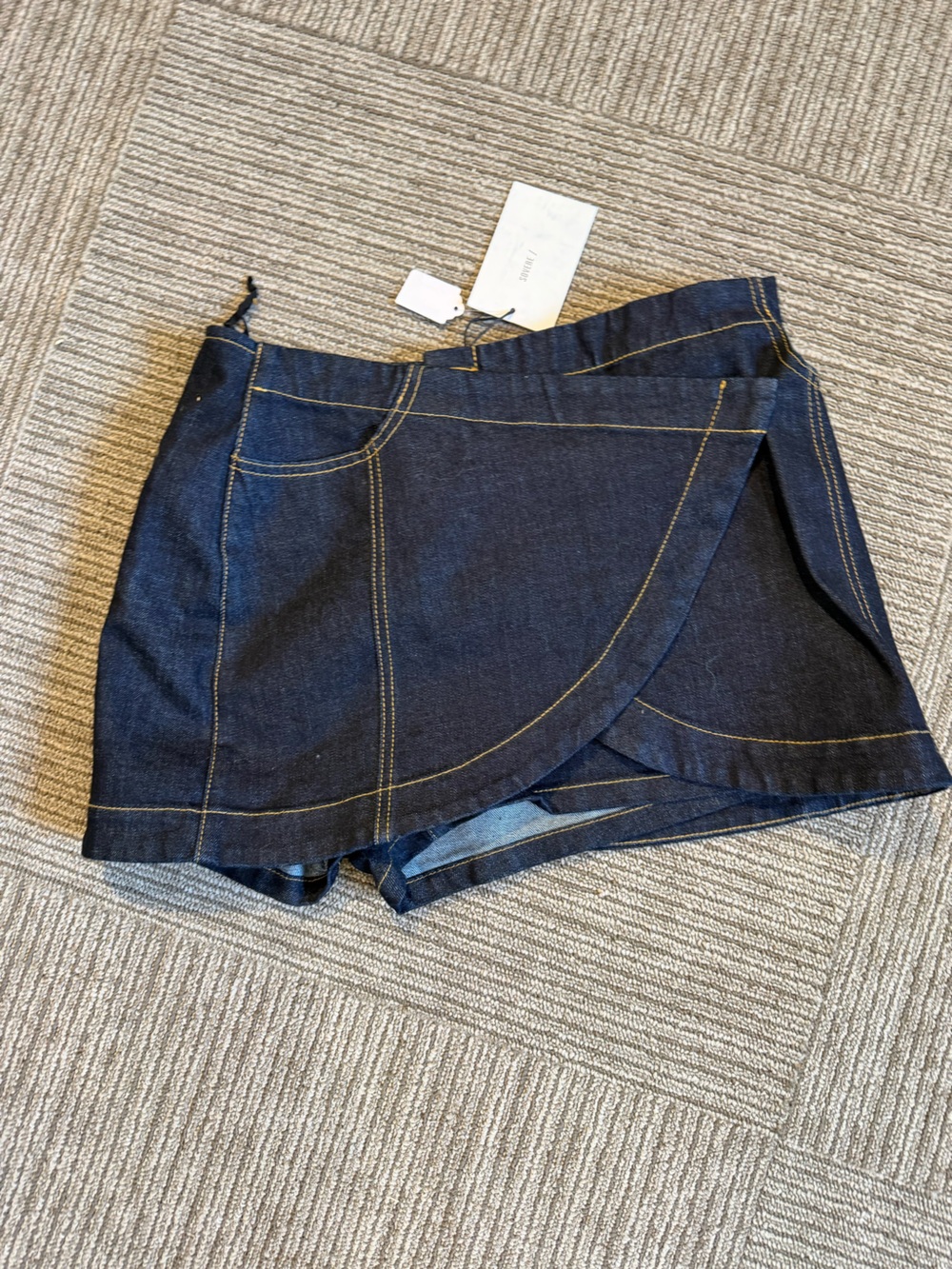 Sovere Jean Skort - Picture 1 of 3